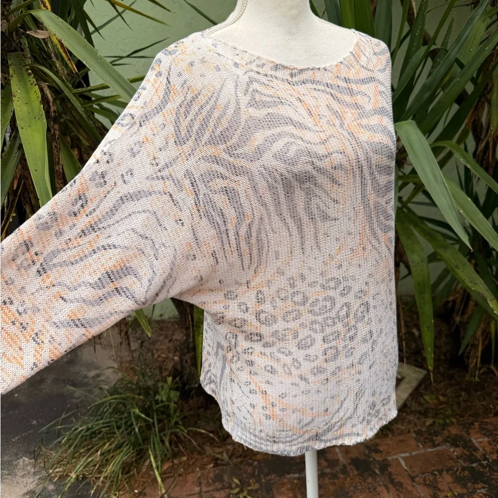 Sioni Light Tiger Sweater